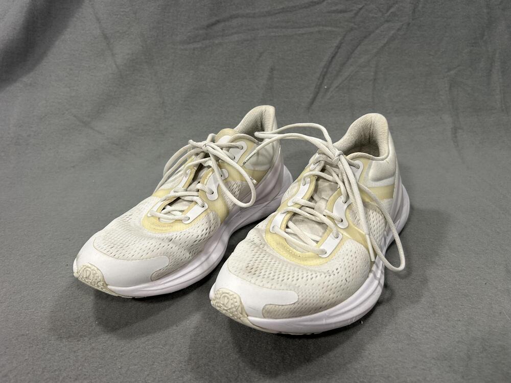 Lululemon Blissfeel Run Shoes Womens 7.5 White Running Sneaker Cushioned